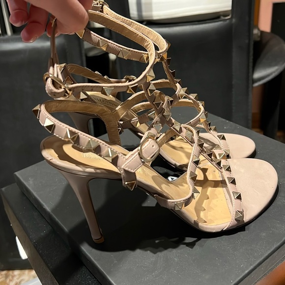 Valentino Garavani Beige Rockstud Heeled Sandals - Picture 2 of 3
